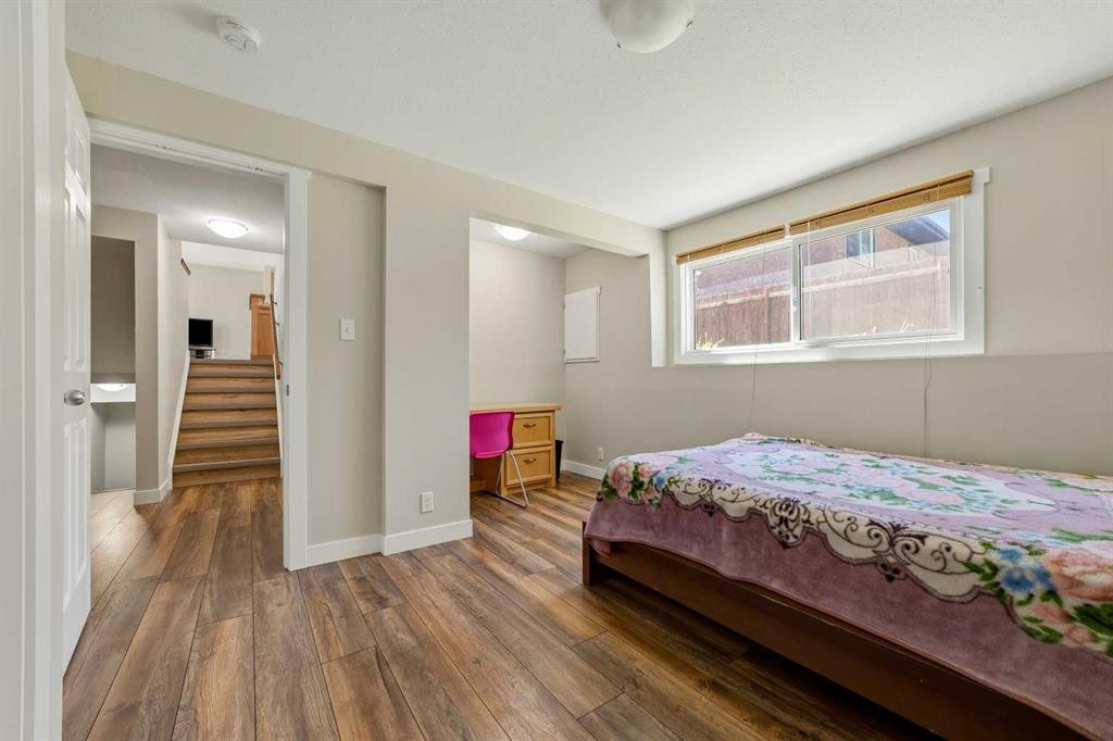 10 Trent Road West, Lethbridge, AB - Indoor Photo Showing Bedroom
