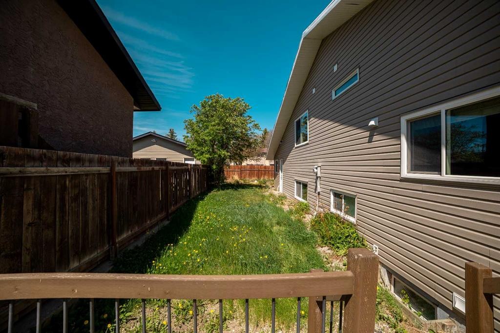 10 Trent Road West, Lethbridge, AB - Outdoor