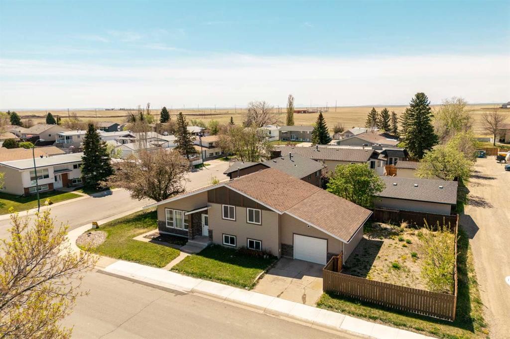10 Trent Road West, Lethbridge, AB - Outdoor