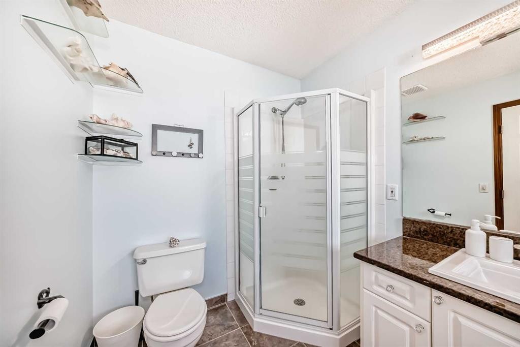 263 Coral Keys Drive Ne, Calgary, AB - Indoor Photo Showing Bathroom