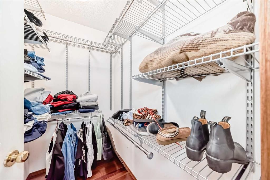 263 Coral Keys Drive Ne, Calgary, AB - Indoor With Storage