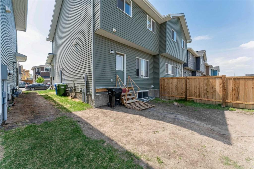 150 Red Embers Common Ne, Calgary, AB