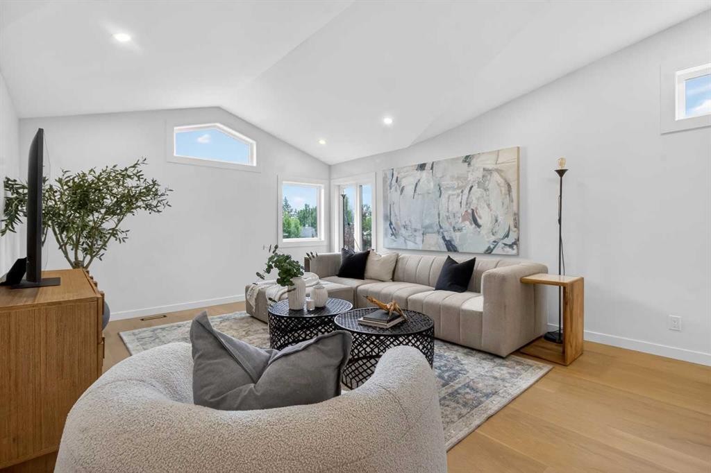 928 Maplecroft Road Se, Calgary, AB