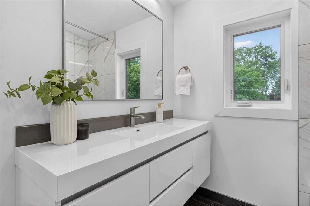 928 Maplecroft Road Se, Calgary, AB