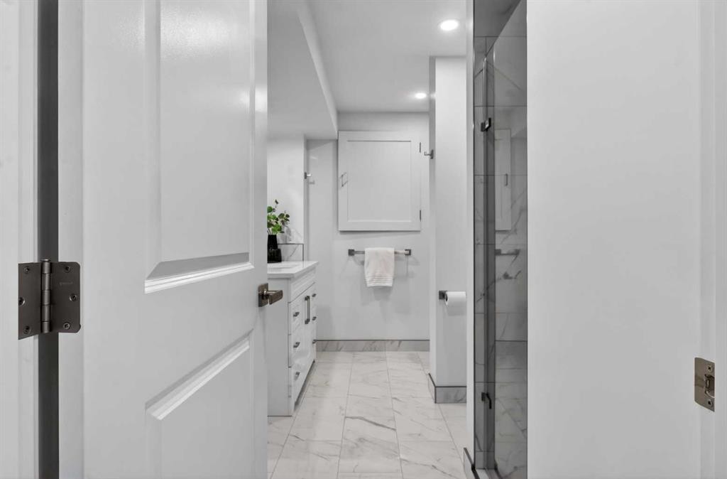 928 Maplecroft Road Se, Calgary, AB