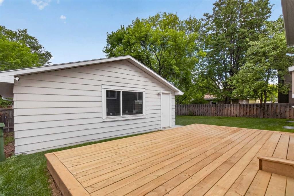 928 Maplecroft Road Se, Calgary, AB