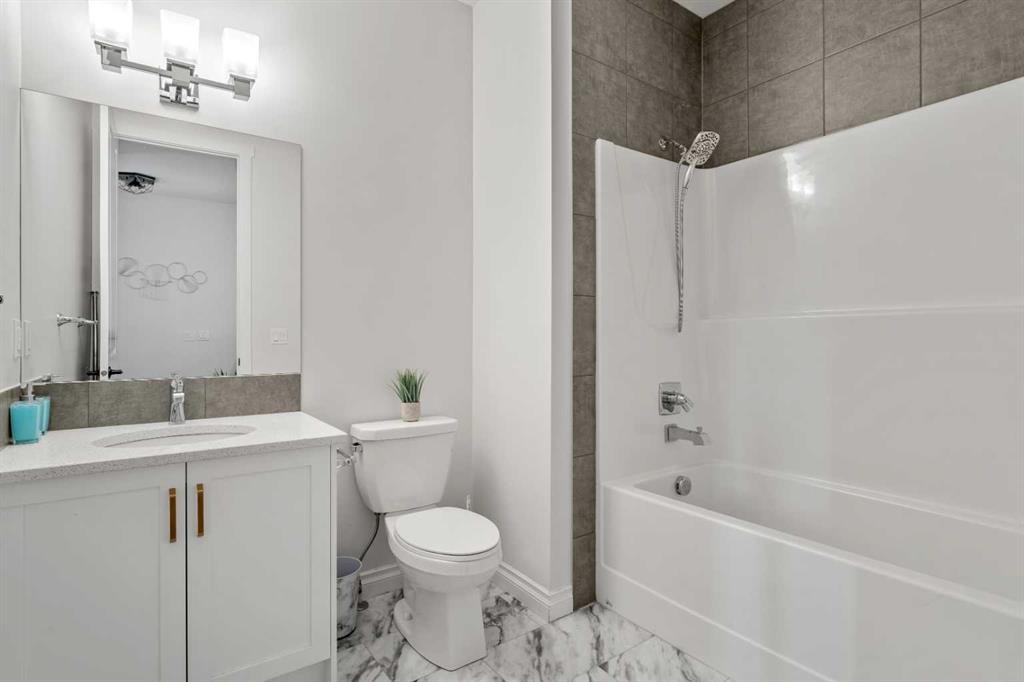 58 Sage Hill Heights Nw, Calgary, AB - Indoor Photo Showing Bathroom