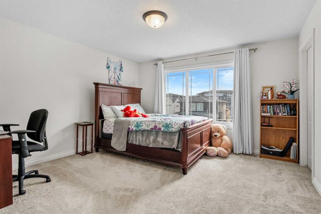 58 Sage Hill Heights Nw, Calgary, AB - Indoor Photo Showing Bedroom