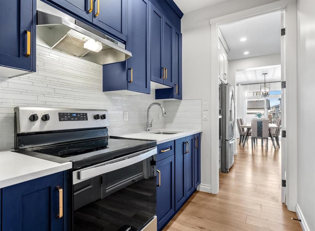 58 Sage Hill Heights Nw, Calgary, AB - Indoor Photo Showing Kitchen With Upgraded Kitchen