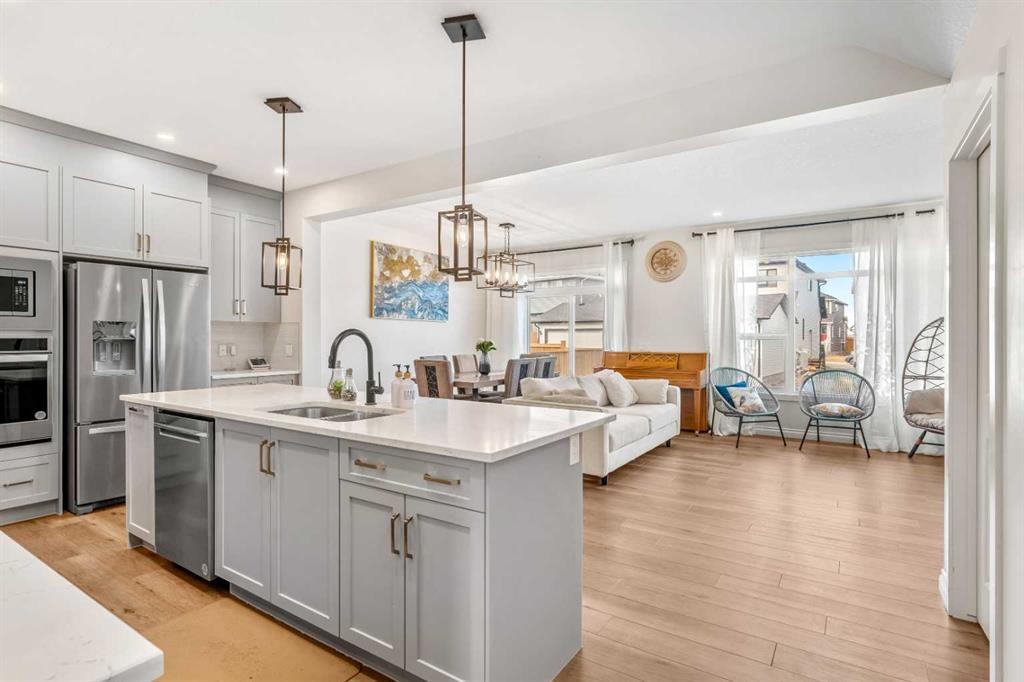 58 Sage Hill Heights Nw, Calgary, AB - Indoor Photo Showing Kitchen With Double Sink With Upgraded Kitchen