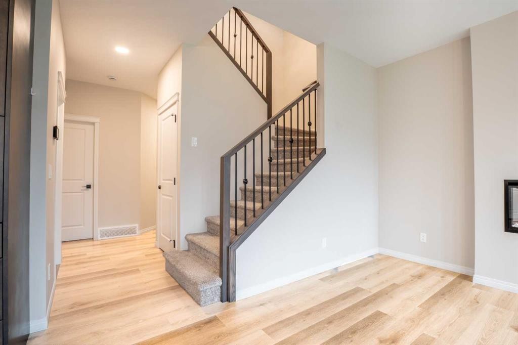 56 Corner Glen Green Ne, Calgary, AB