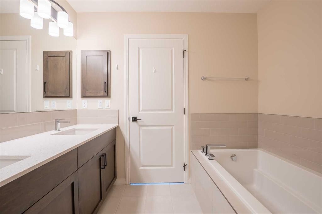 56 Corner Glen Green Ne, Calgary, AB
