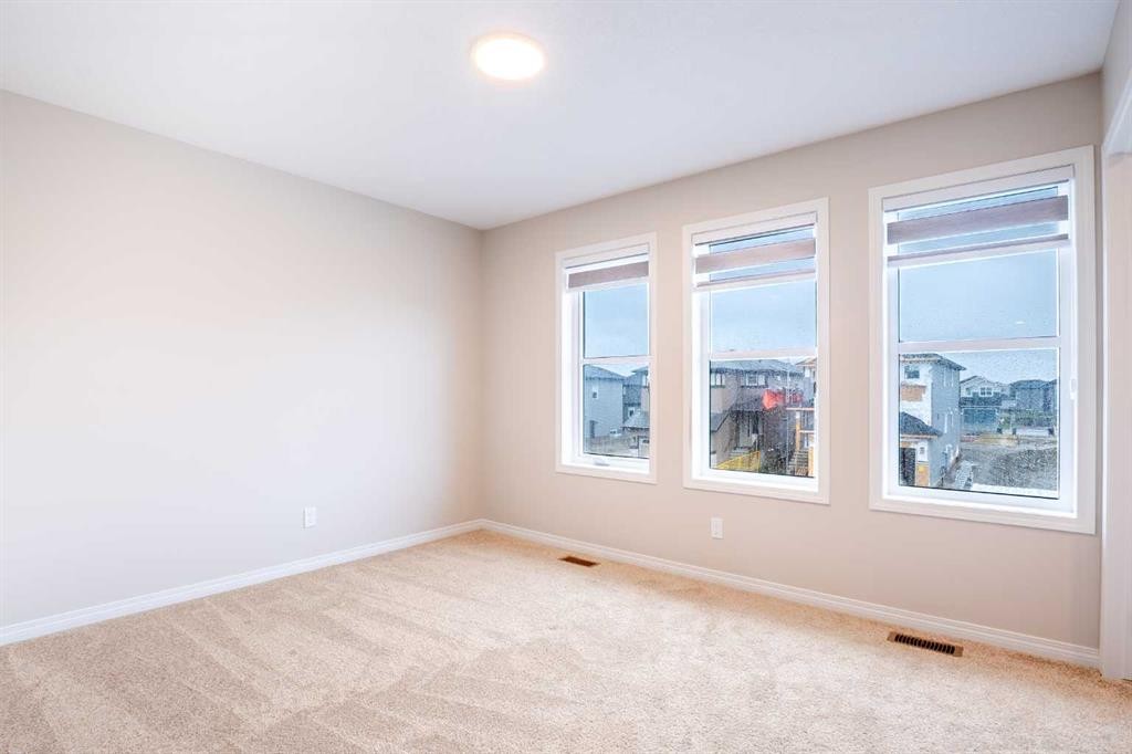 56 Corner Glen Green Ne, Calgary, AB