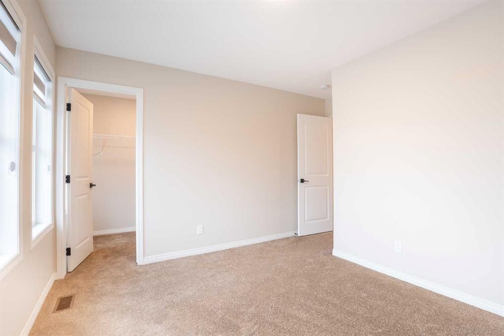 56 Corner Glen Green Ne, Calgary, AB