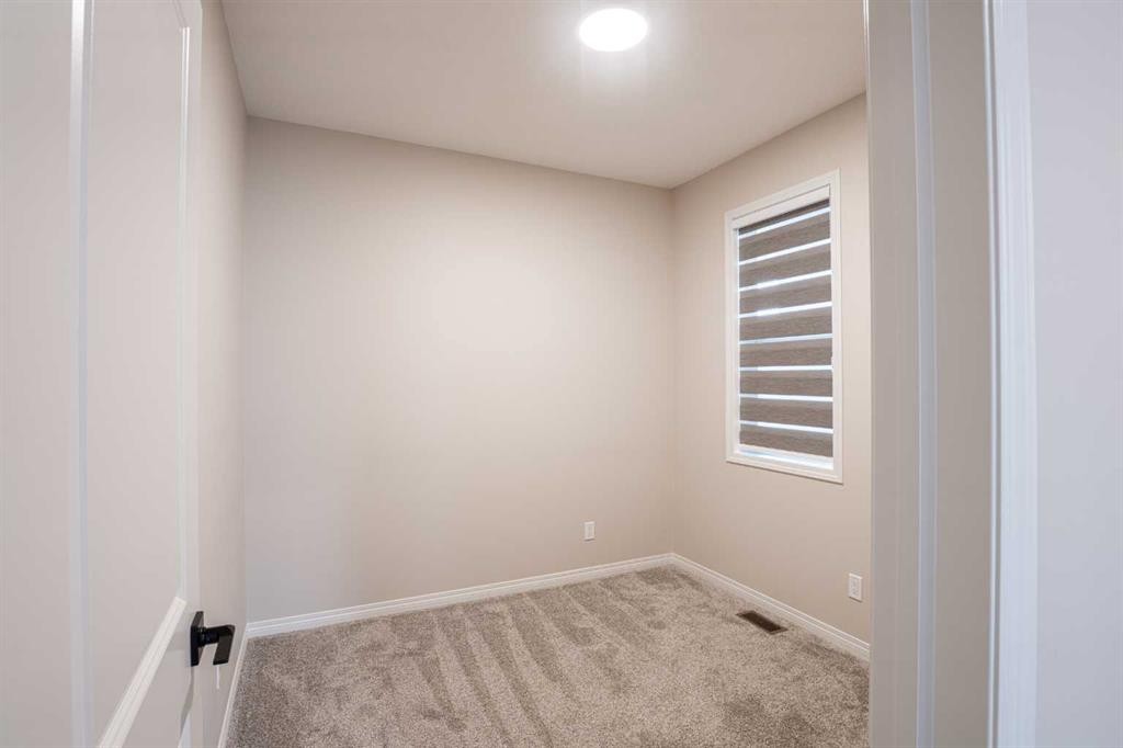 56 Corner Glen Green Ne, Calgary, AB