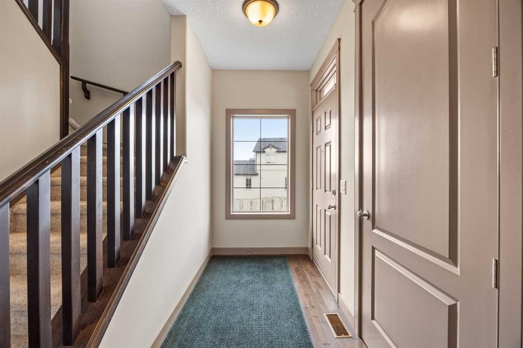 282 Pantego Terrace Nw, Calgary, AB - Indoor Photo Showing Other Room