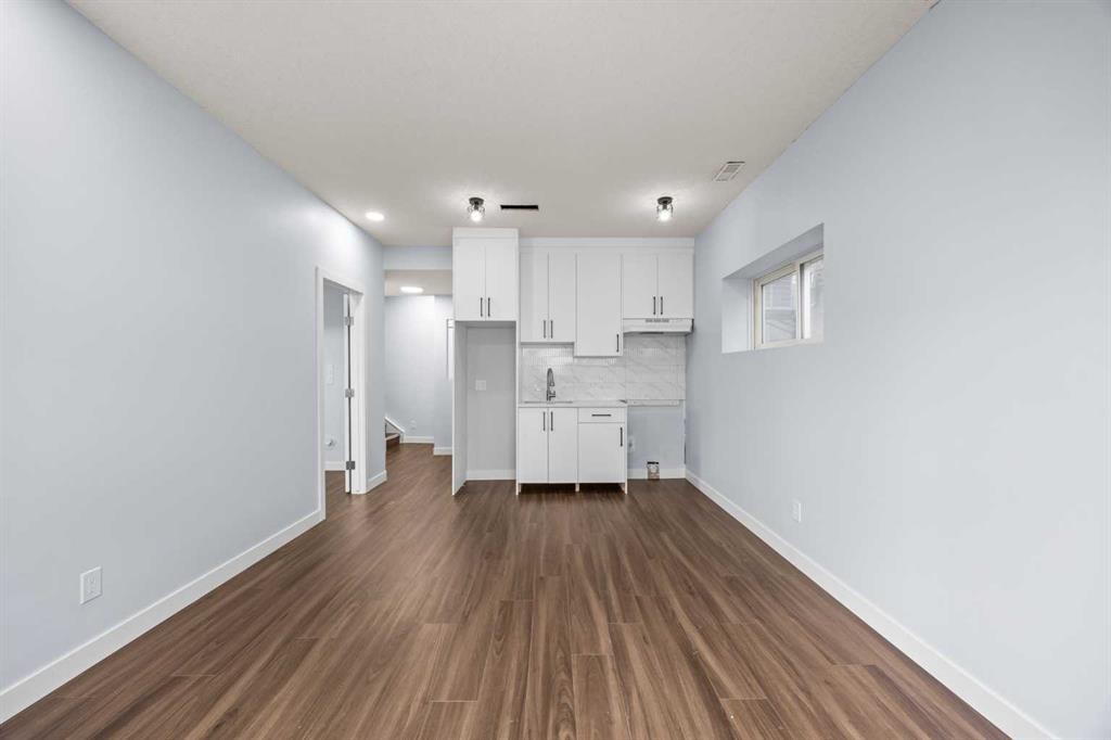 282 Pantego Terrace Nw, Calgary, AB - Indoor Photo Showing Kitchen