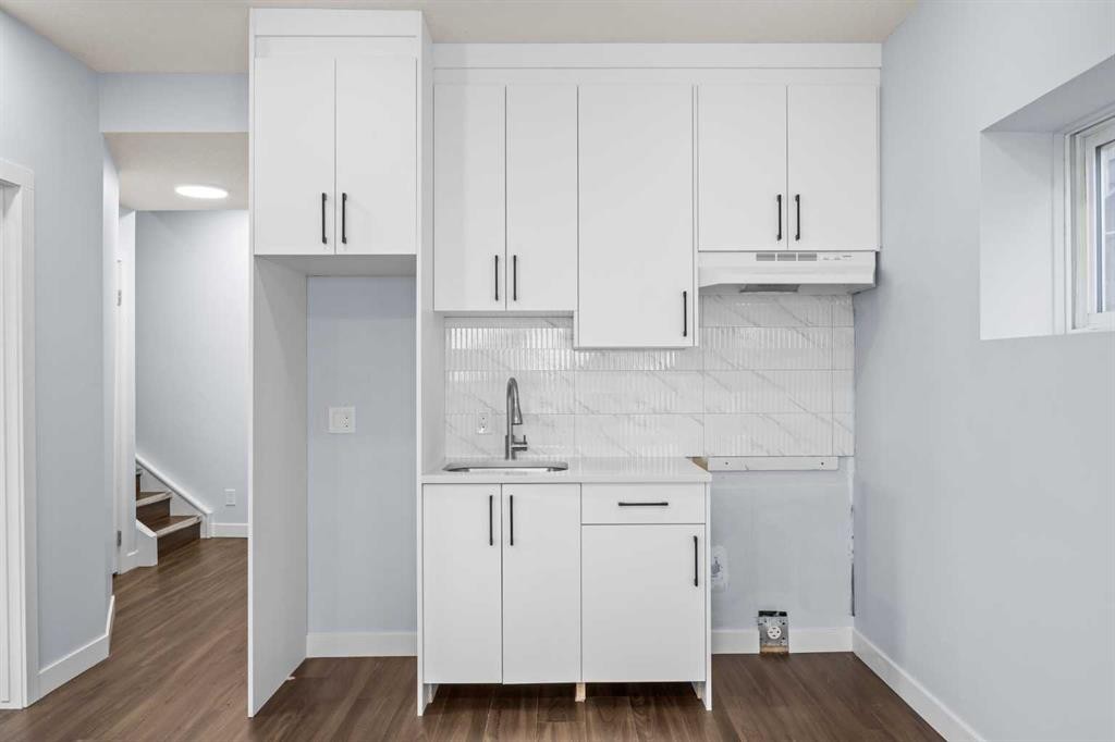 282 Pantego Terrace Nw, Calgary, AB - Indoor Photo Showing Kitchen
