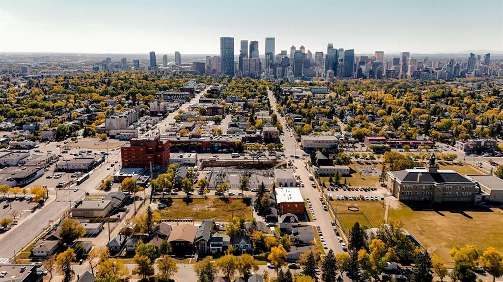 129 18 Avenue Nw, Calgary, AB - Outdoor With View