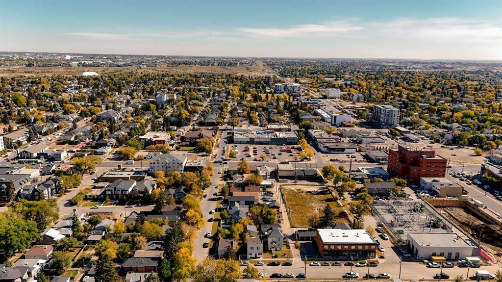 129 18 Avenue Nw, Calgary, AB - Outdoor With View