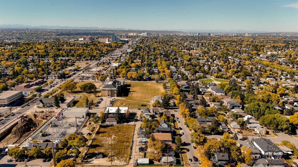 129 18 Avenue Nw, Calgary, AB - Outdoor With View