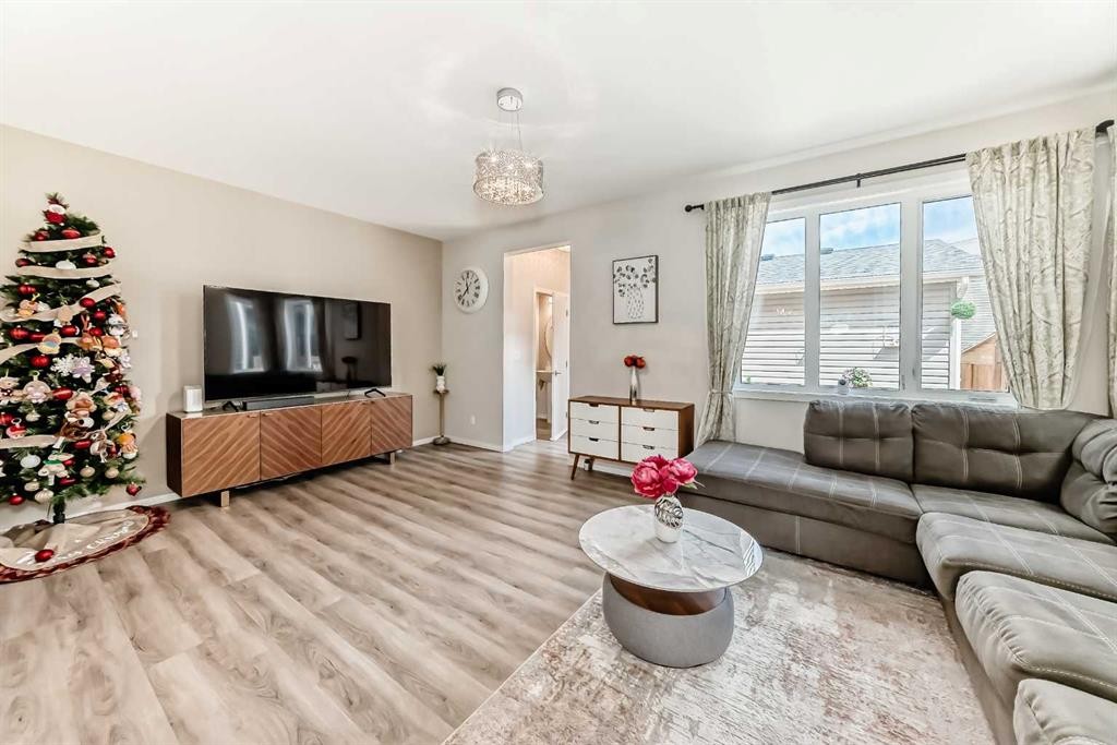 131 Carringham Road Nw, Calgary, AB - Indoor Photo Showing Living Room