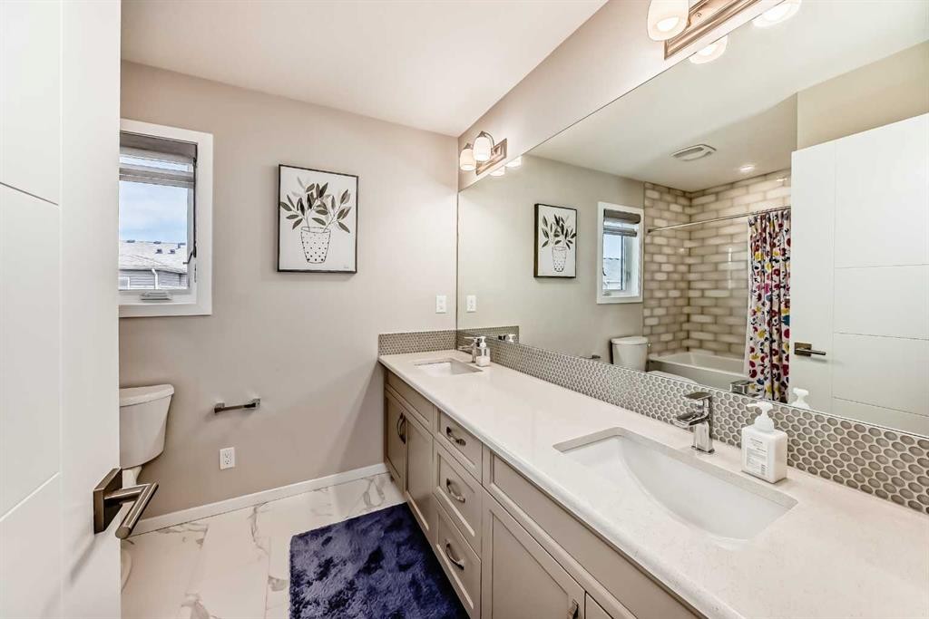 131 Carringham Road Nw, Calgary, AB - Indoor Photo Showing Bathroom