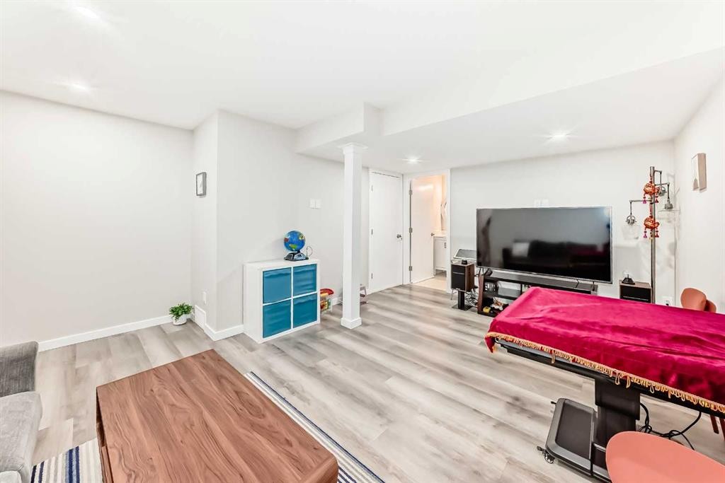 131 Carringham Road Nw, Calgary, AB - Indoor
