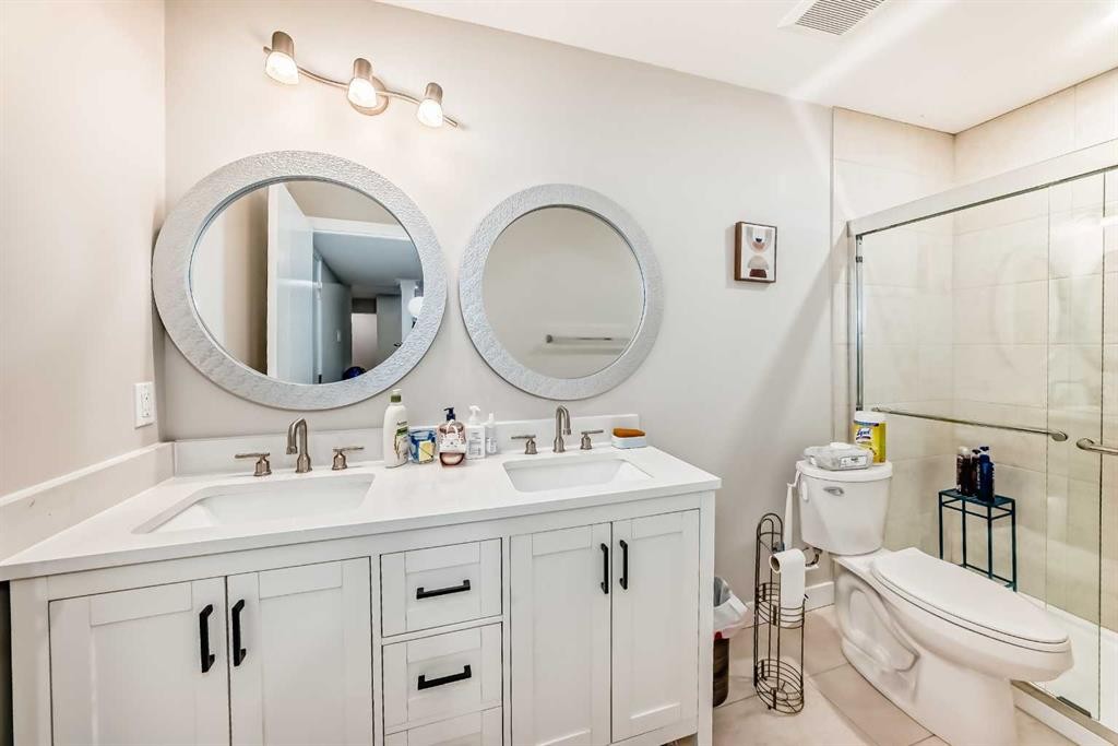131 Carringham Road Nw, Calgary, AB - Indoor Photo Showing Bathroom