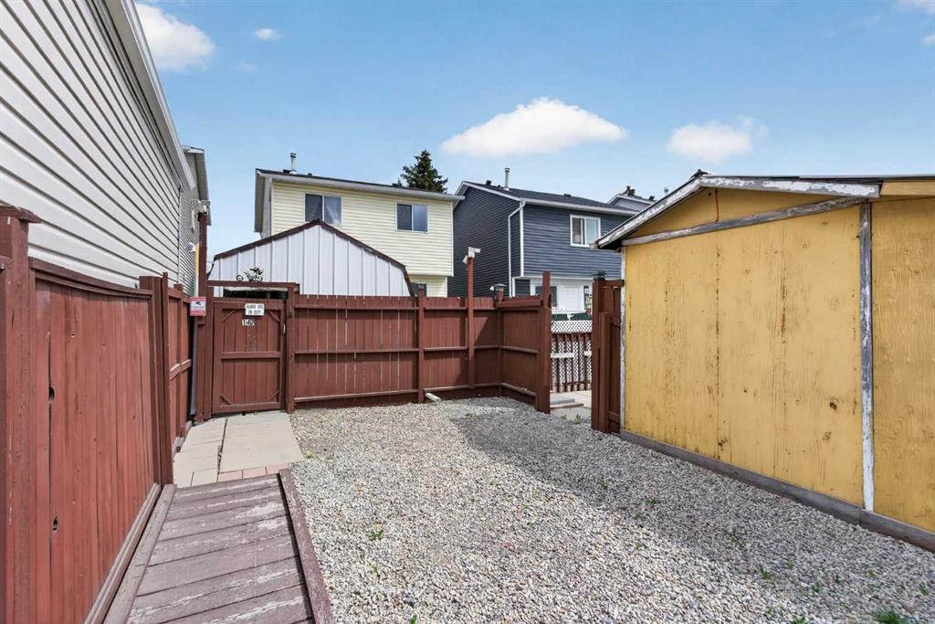 147 Martindale Drive Ne, Calgary, AB - Outdoor