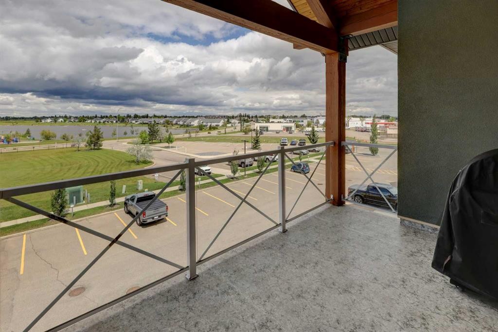 301-1005B Westmount Drive, Strathmore, AB