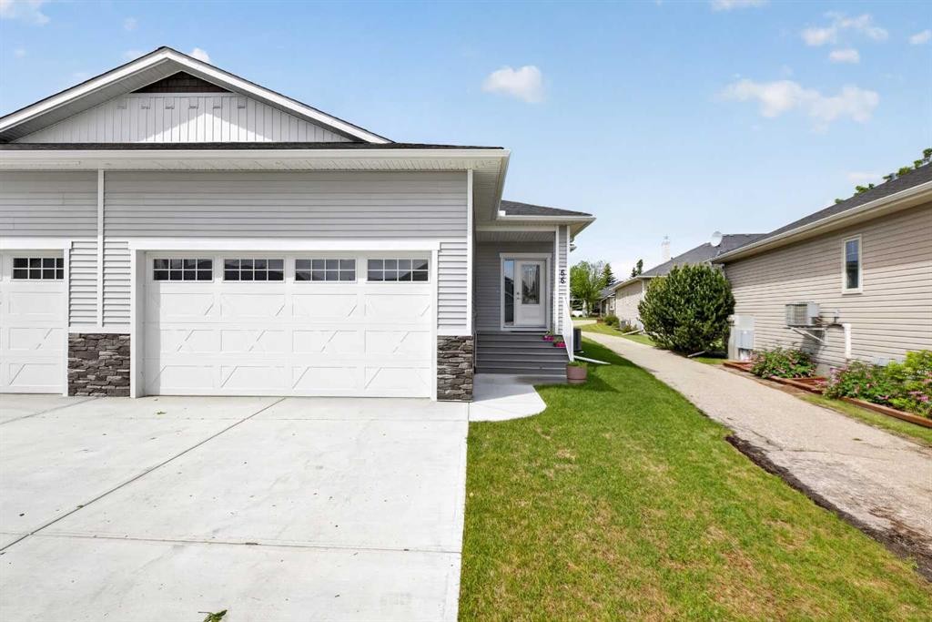 66 Stenlea Gate, Carstairs, AB