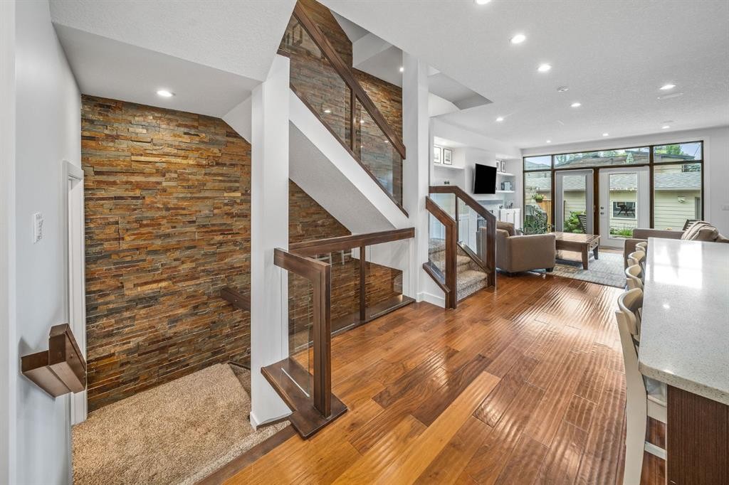 1734 37 Avenue Sw, Calgary, AB