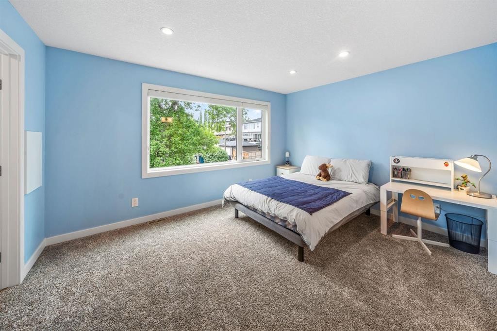 1734 37 Avenue Sw, Calgary, AB