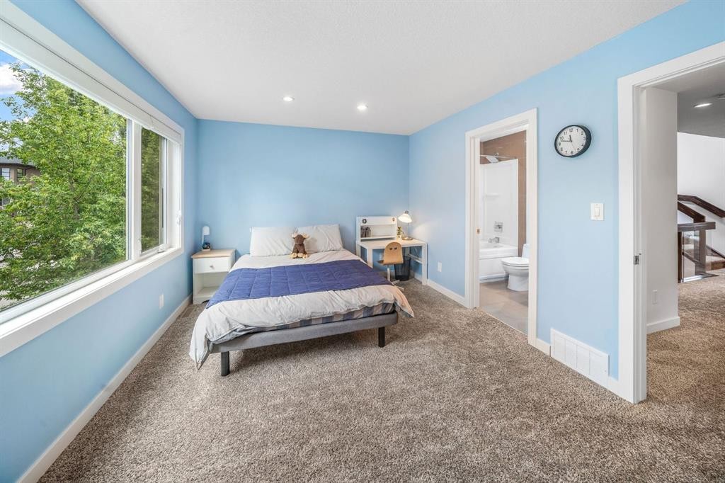 1734 37 Avenue Sw, Calgary, AB