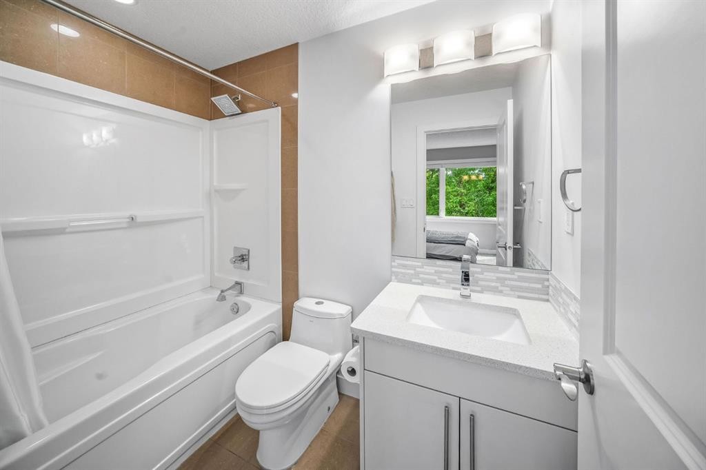 1734 37 Avenue Sw, Calgary, AB