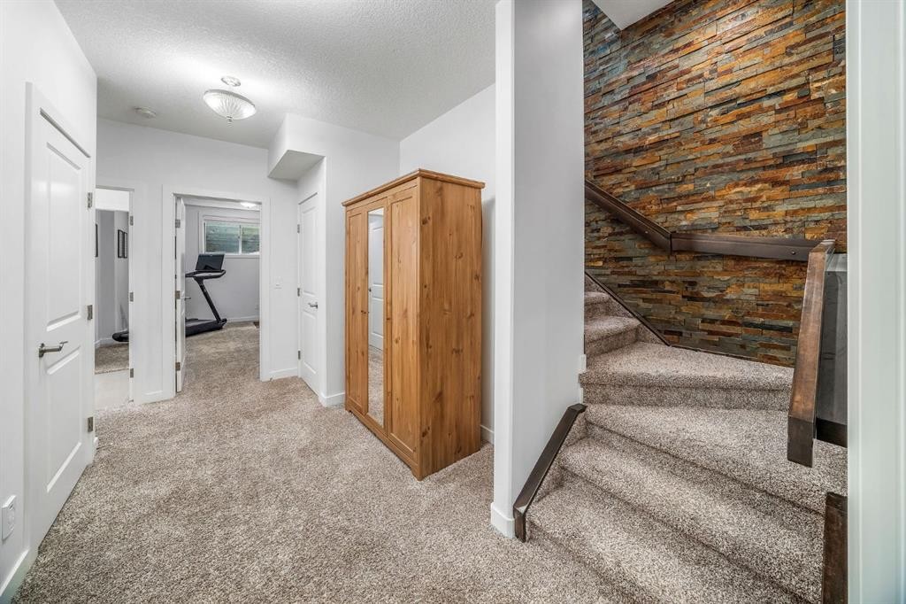 1734 37 Avenue Sw, Calgary, AB