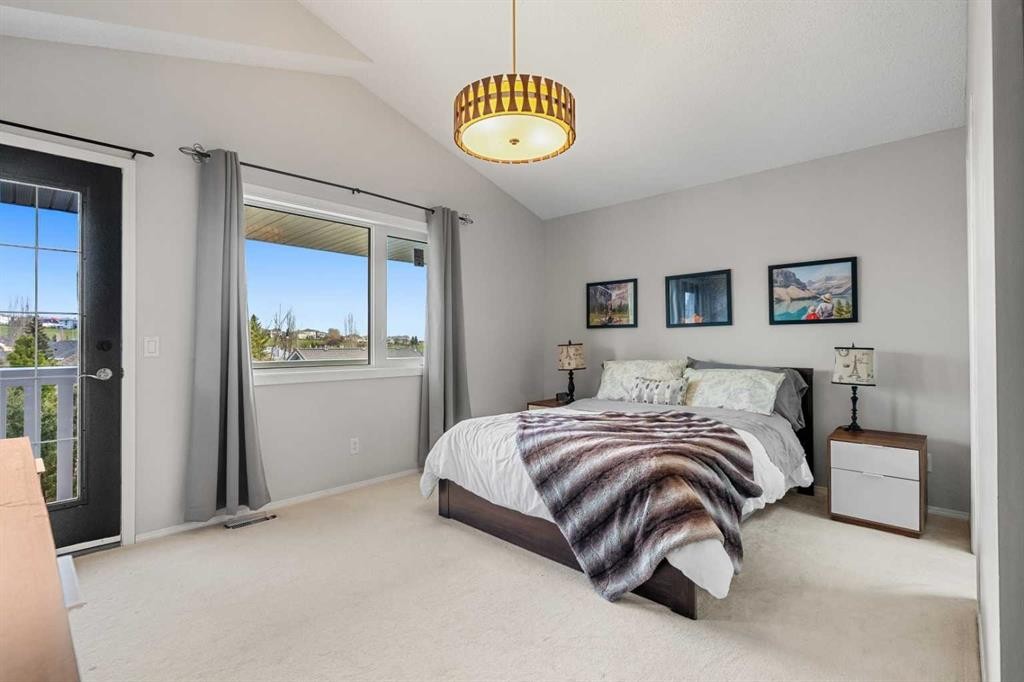 94 Edgebrook Heights Nw, Calgary, AB - Indoor Photo Showing Bedroom