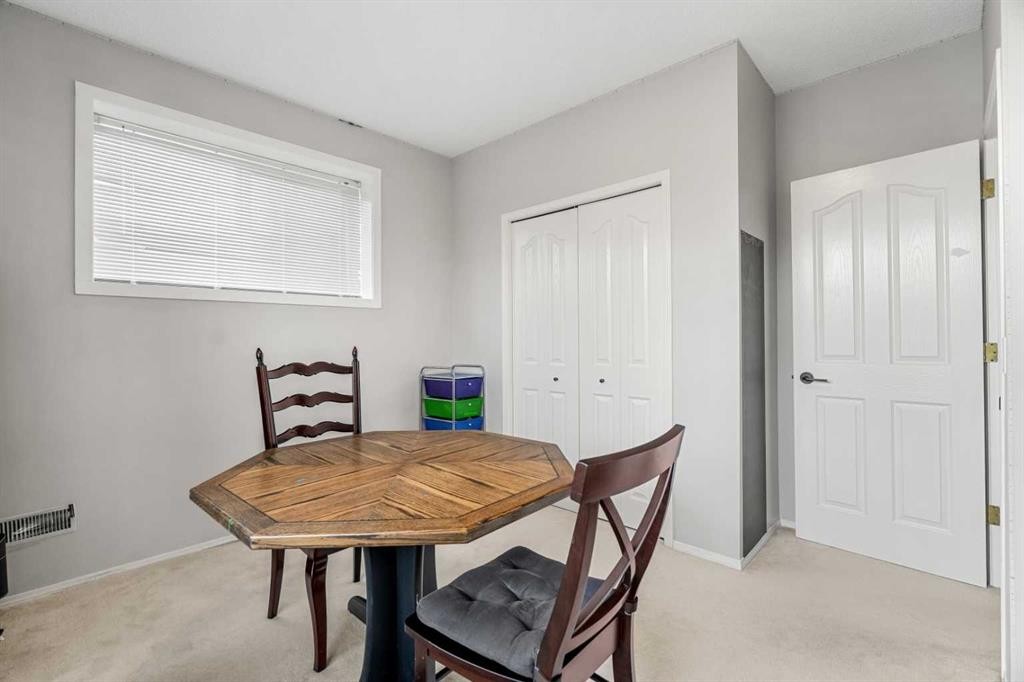94 Edgebrook Heights Nw, Calgary, AB - Indoor Photo Showing Dining Room