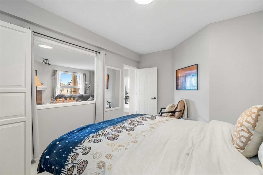 94 Edgebrook Heights Nw, Calgary, AB - Indoor Photo Showing Bedroom