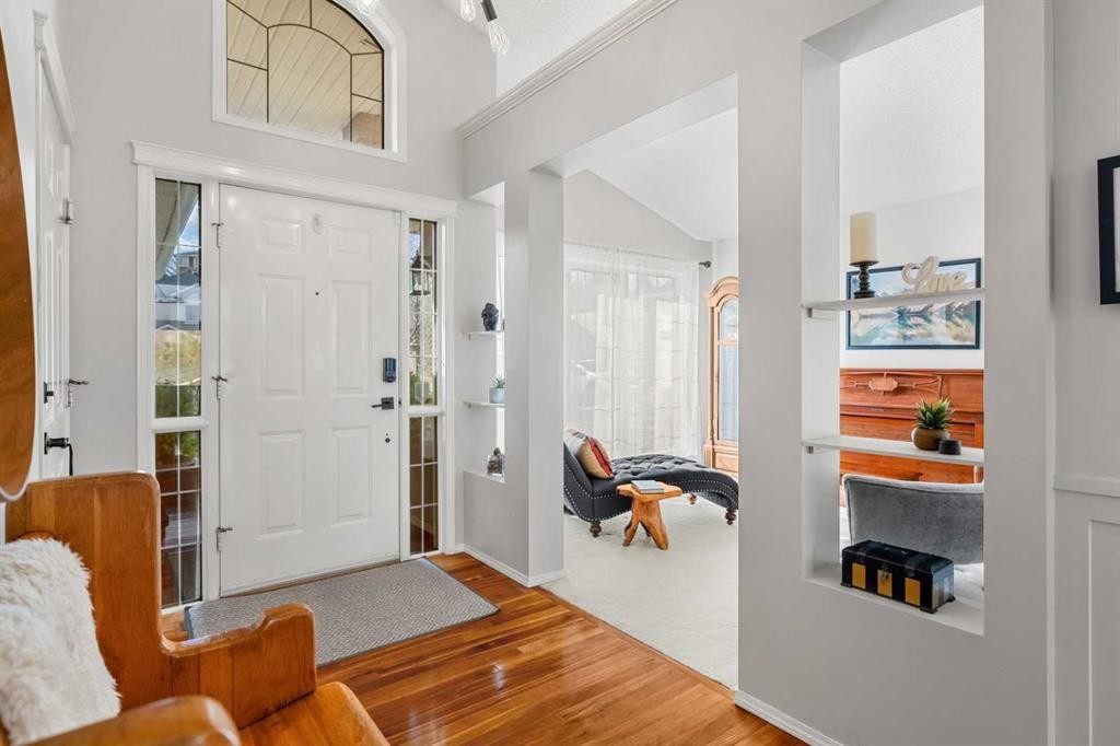 94 Edgebrook Heights Nw, Calgary, AB - Indoor Photo Showing Other Room