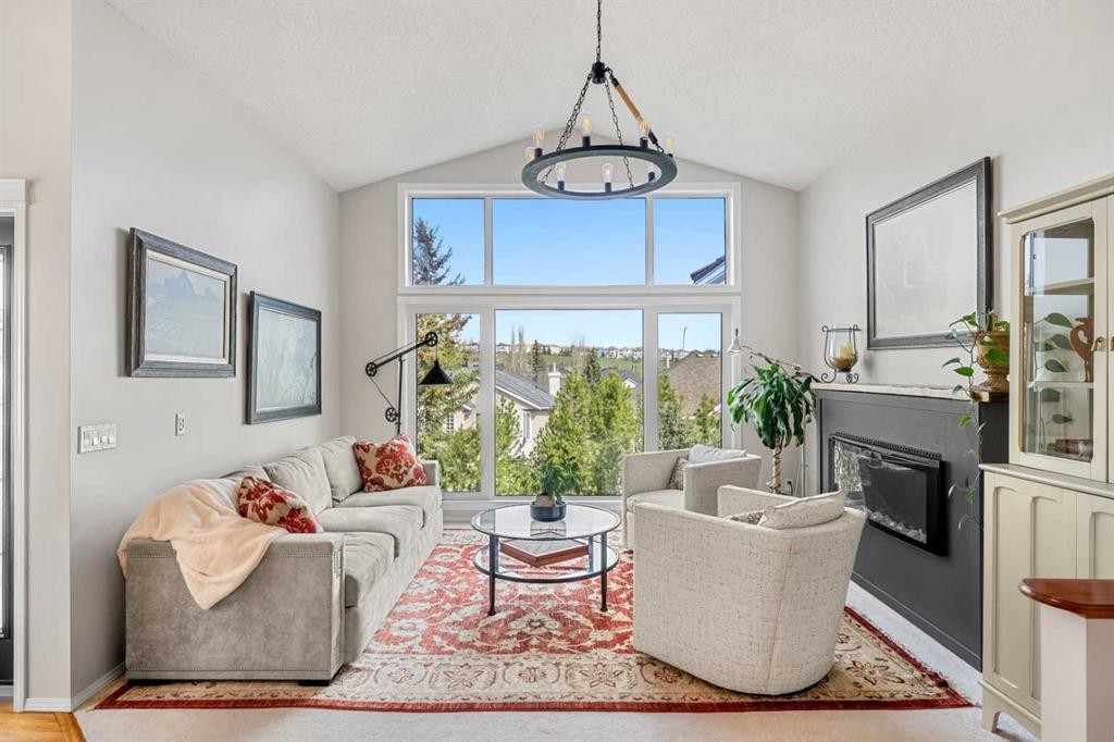 94 Edgebrook Heights Nw, Calgary, AB - Indoor Photo Showing Living Room