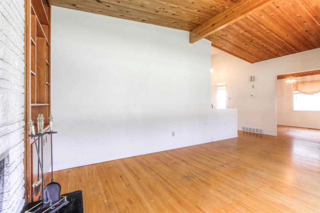 4512 Varsity Drive Nw, Calgary, AB