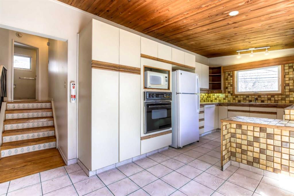 4512 Varsity Drive Nw, Calgary, AB