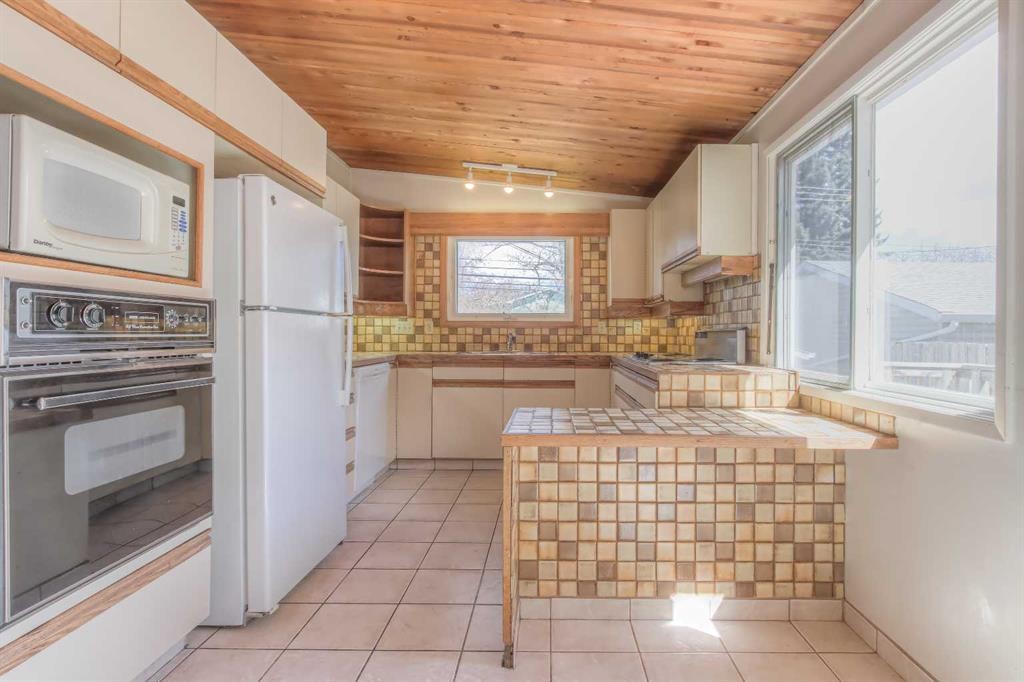 4512 Varsity Drive Nw, Calgary, AB