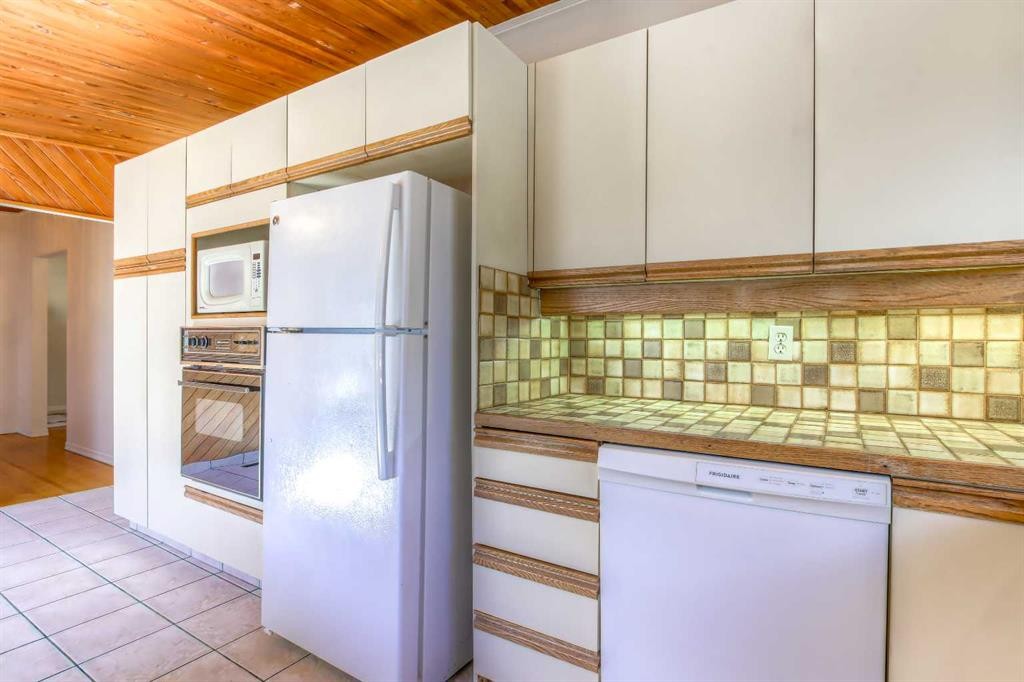 4512 Varsity Drive Nw, Calgary, AB