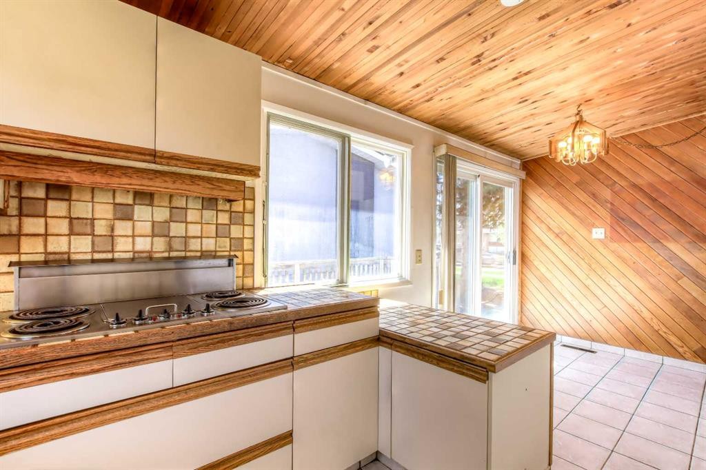 4512 Varsity Drive Nw, Calgary, AB