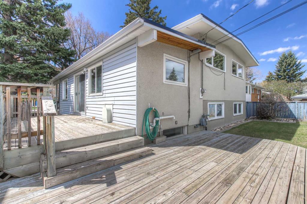4512 Varsity Drive Nw, Calgary, AB