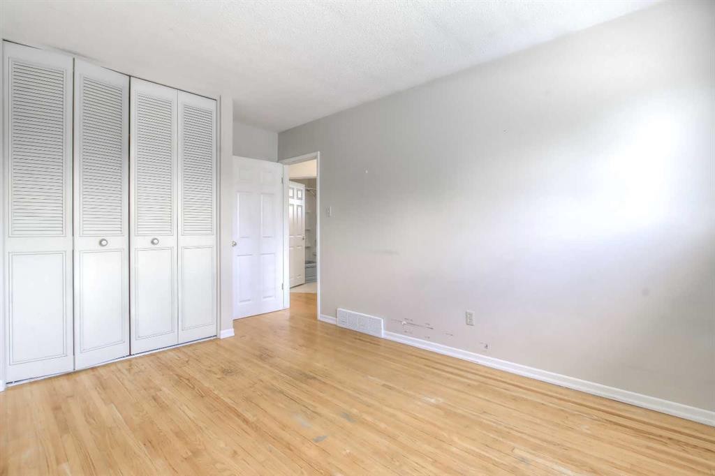 4512 Varsity Drive Nw, Calgary, AB