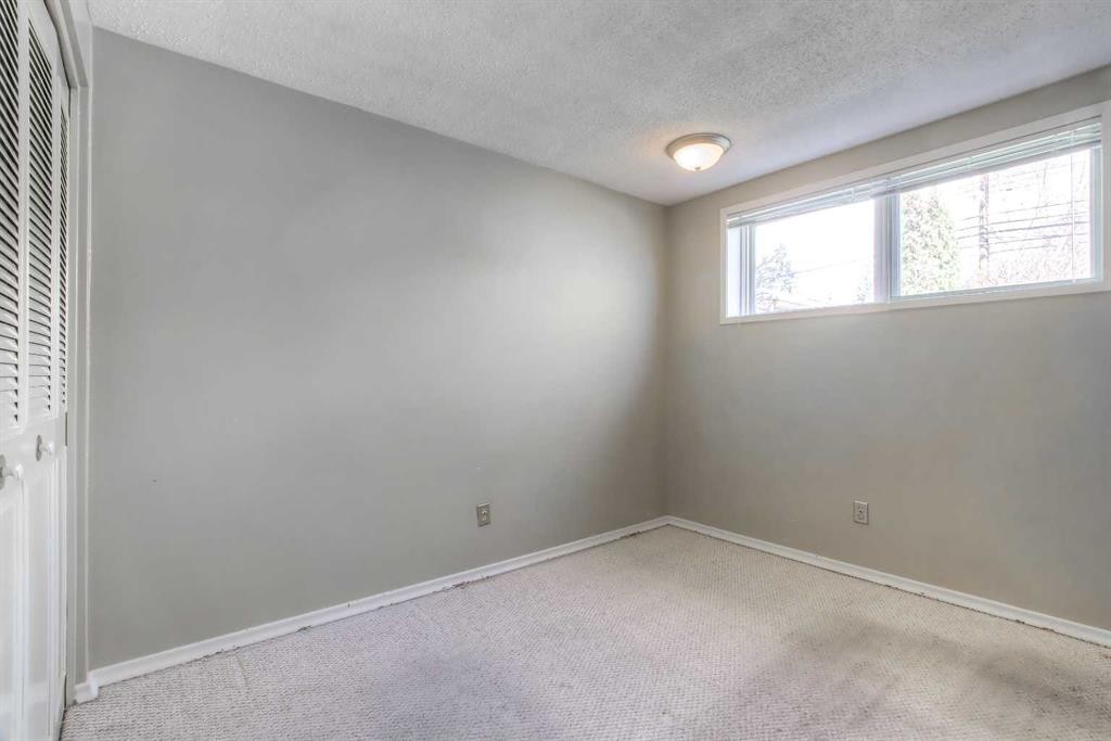 4512 Varsity Drive Nw, Calgary, AB